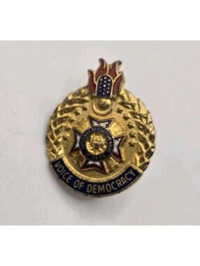 Vintage Veterans Of Foreign War VFW Voice Of Democracy Lapel Pin